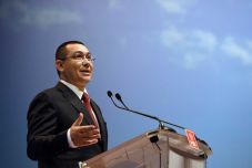 Feszültséget keltett a koalícióban Ponta indulása