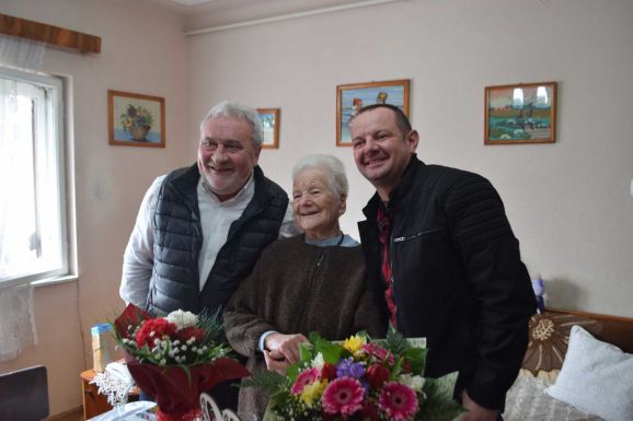 Százéves nénit köszöntöttek Kézdivásárhelyen