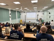 Tizenegy egyetem, tizenöt csapat – Esettanulmány-versenyt szerveztek a Sapientia csíkszeredai karán