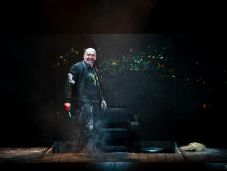 Szegeden tart színházi maratont Harsányi Attila, az Aradi Kamaraszínház művésze