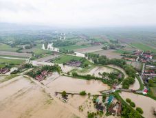 Buzoianu: a vízügy nem volt képes lehívni a pénzt védőgátak építésére