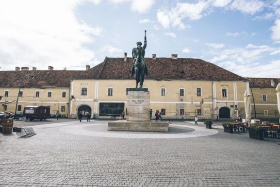 Felújítják a gyulafehérvári fejedelmi palota újabb épületszárnyát