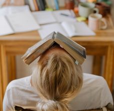 Hivatalos: Negyven százalékkal csökken az egyetemi ösztöndíjalap