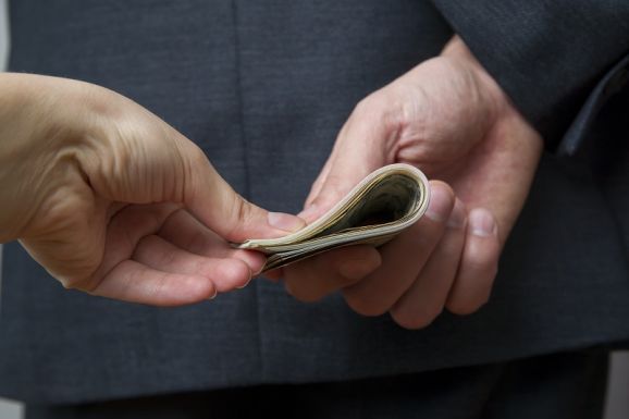 Látlelet: gyengén teljesítünk a korrupció megelőzésében és a feddhetetlenség ösztönzésében