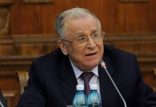 Egy korszak lezárult – Ion Iliescutól búcsúzik a politika