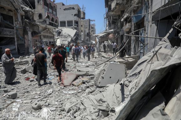 Izrael katonai ellenőrzés alá vonná a Gázai övezet teljes egészét