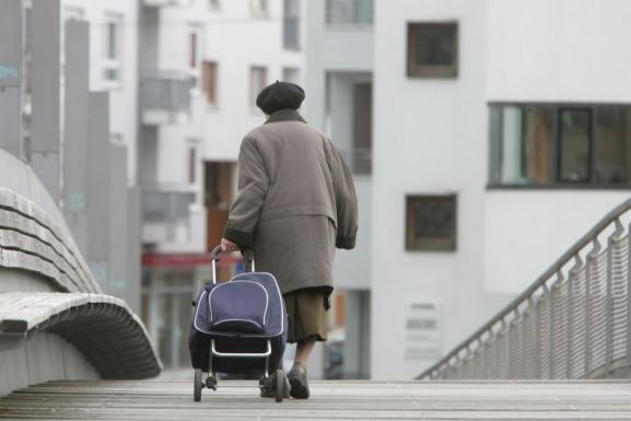 Bírálja az RMDSZ a magánnyugdíj tervezett módosításait – „Ne az állam mondja meg, mit tegyünk a pénzünkkel!”