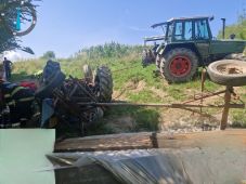 Traktor alá szorult egy nő a Maros megyei Dédán