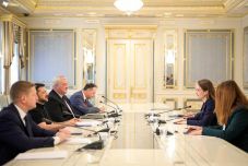 Kijevben járt a külügyminiszter – Románia Ukrajna mellett áll a béke és szabadság érdekében