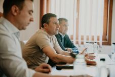 Zuhanórepülésben Dan és Bolojan, az RMDSZ minisztereiben bíznak leginkább