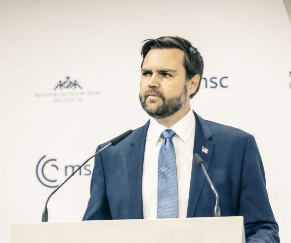 J.D. Vance: „Döntő pillanathoz” érkezett az ukrajnai konfliktus rendezése – Nem pénzelik tovább