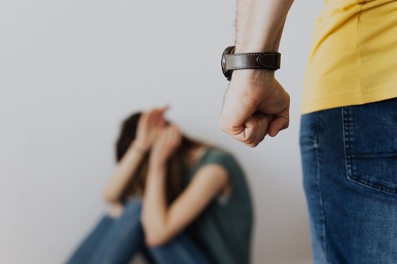 RMDSZ: Állítsuk meg! – Minden héten meghal egy nő a családon belüli erőszak áldozataként