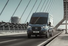 Gyanús közbeszerzés: horribilis áron vettek uniós pénzből elektromos mikrobuszokat