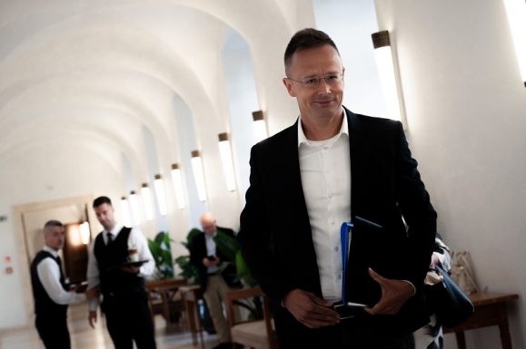 Szijjártó: A uniós háborúpárti politikusok megpróbálják aláásni a Trump–Putyin találkozó sikerét