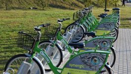 Bajban van egy nagy erdélyi gyár