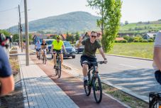 Közösségi piknik – Átadták a Székelyudvarhelyt Székelykeresztúrral összekötő útszakaszt