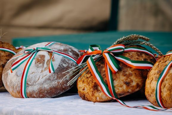 Augusztus 20: kenyérszenteléssel és kulturális programmal ünnepelt Csíkszereda