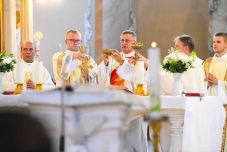 Szent István emléke előtt tisztelegtek Szatmárnémetiben