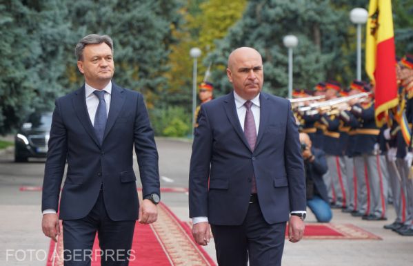 Katonai tiszteletadással fogadták Ilie Bolojant Chişinăuban