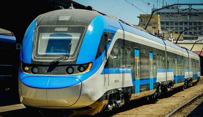 Megérkezett az országba az első Kínában gyártott vonat