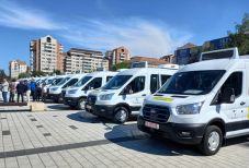 Hargita megye: átadták az elektromos iskolabuszok utolsó szállítmányát is 