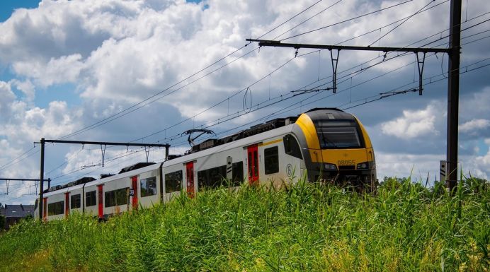 Nem bízik a CFR-ben, saját vonatokat vásárol a kolozsvári önkormányzat