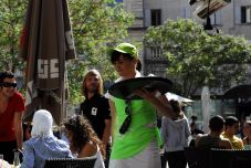 Drasztikusan csökkent az üres állások száma az iparban és a vendéglátásban