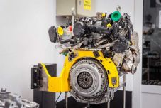 Egyedülálló, cseppfolyósított földgázzal is működő injekciós motor gyártása kezdődött el Romániában