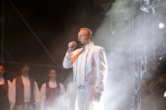 Tízezrek kiáltották újra együtt: István, a király!