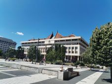 Kezdik a felújítást- kiürítik Hargita megye Tanácsának épületét