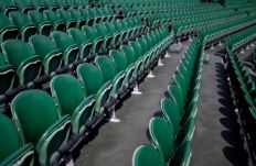 Wimbledon: megijedt egy nézőtől Putyinceva, meccs közben eltávolíttatta