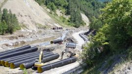 Parajd: lassan, de halad a Korond-patak medrének szabályozása (VIDEÓ)