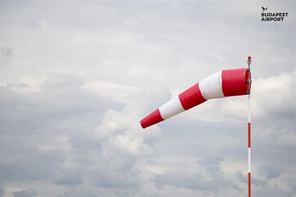 Vihar - Átmenetileg lezárták a budapesti Liszt Ferenc-repülőteret
