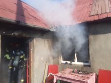 FRISSÍTVE - Rágyújtották a házat egy mezőméhesi családra  