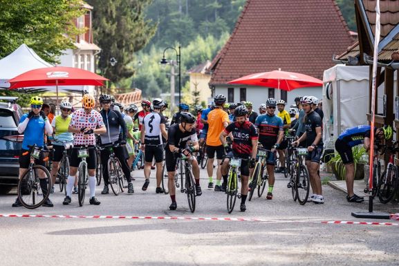Feszegetik a határaikat: Sugás 24 órás kerékpározás, ami nemcsak a lábra, a lélekre is hat
