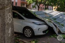 Súlyos viharkárok Magyarországon – épületek és gépkocsik rongálódtak meg