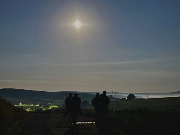FRISSÍTVE: Arad megyére is kiterjesztették a mezőméhesi nőgyilkosság gyanúsítottjának keresését - a nővérénél is házkutatást tartottak (VIDEÓ)