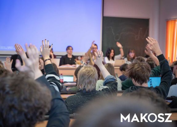 Ösztöndíjcsökkentés: „Ne vágjátok le a szárnyainkat!”