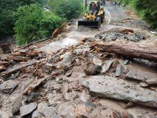 Hatalmas vihar dúlt a Transzfogarason – Leállt a forgalom