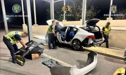 Egy kiló kokaint próbáltak becsempészni Nagylaknál