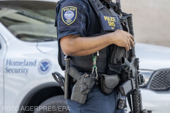 FRISSÍTVE – Autó hajtott a tömegbe Los Angelesben: legalább 30 sérült van, a sofőr szándékosan gázolt (VIDEÓ)