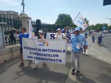 „Temetik” a közigazgatást a szakszervezetek – Figyelmeztető sztrájkot hirdettek