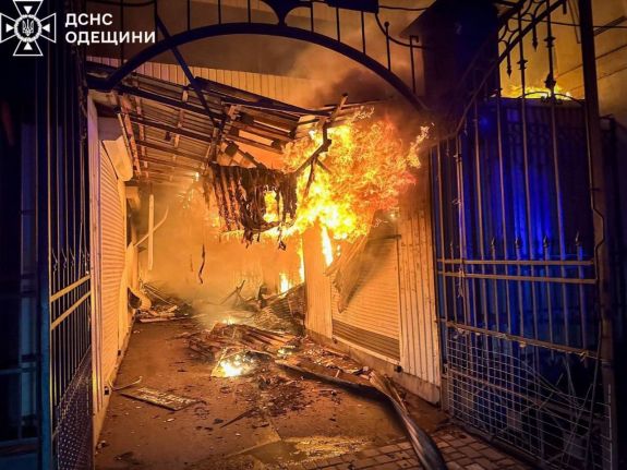 Orosz dróntámadás sújtotta Odesszát: lángokban állt a Privoz piac és a történelmi városközpont