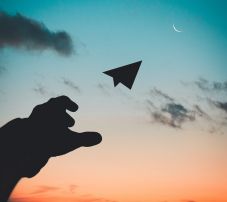 Orosz vád: Románia beengedte az ukrán repülőket a légterébe – Nicuşor Dan cáfol