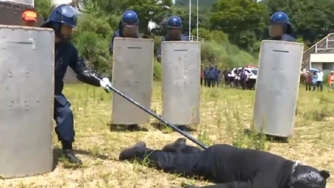 Medvetámadást szimuláltak – Gyakorolják a védekezést