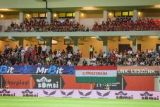 Alkoholfogyasztás miatt hat magyart tiltottak ki a Csíkszereda stadionjából