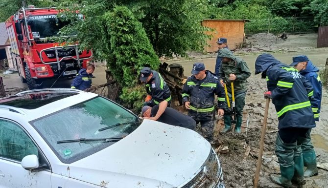 Katasztrófavédelem: 16 megyében és a fővárosban okozott gondot az időjárás