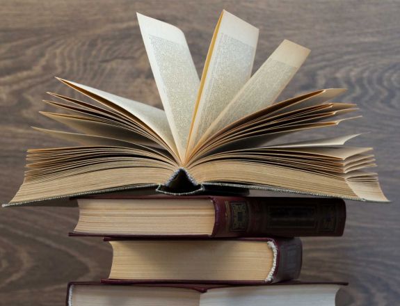 Könyvek áfaemelése: értelme nincs, de az ágazatnak nagy károkat okoz 