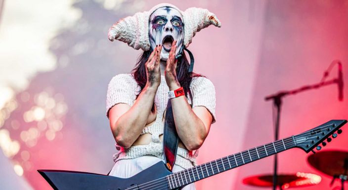 Meztelenkedéssel botránkoztatta meg közönségét egy norvég lánybanda a Rockstadton