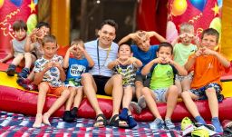 Esélyt és élményt kaptak – hátrányos helyzetű gyerekek táboroztak Csernátonban